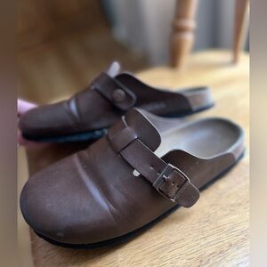 Sz 38 (7-71/2) brown leather Birkenstocks